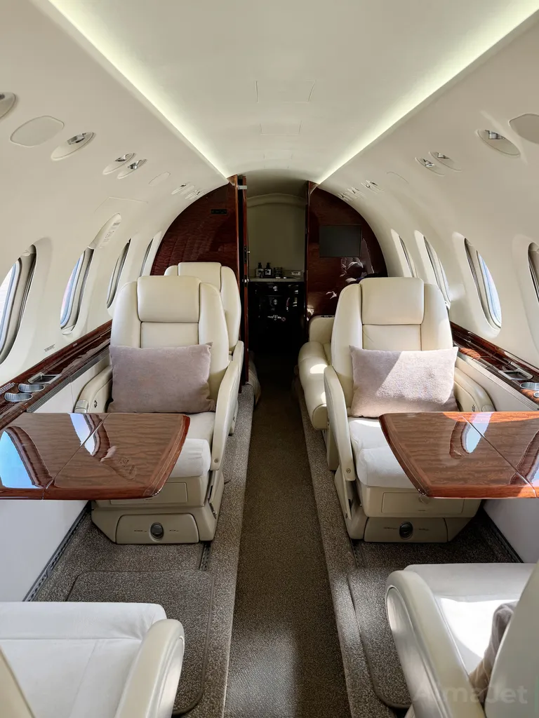 Hawker 750